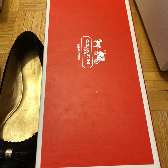 COACH FLATS - Picture 3 of 4